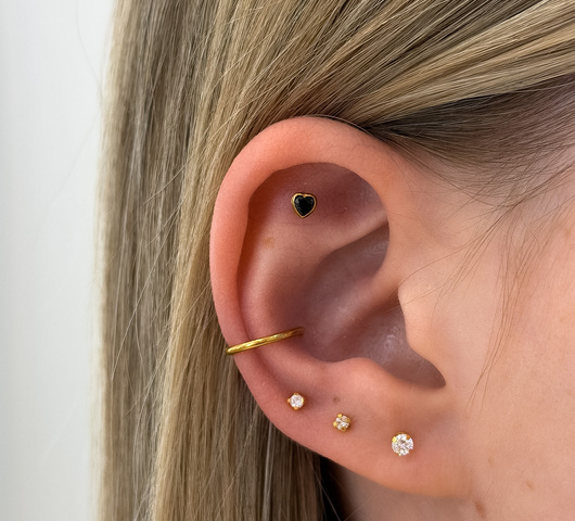 Szív Alakú Fekete Cirkónia Köves Titán Talpas Piercing – 6 mm