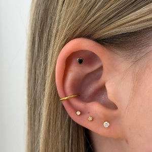 Szív Alakú Fekete Cirkónia Köves Titán Talpas Piercing – 8 mm