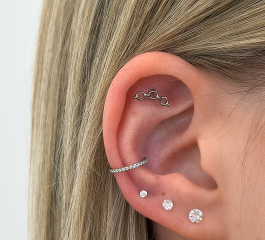 Ezüst Színű Lánc Mintás Titán Talpas Piercing – 6 mm