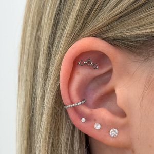 Ezüst Színű Lánc Mintás Titán Talpas Piercing – 8 mm