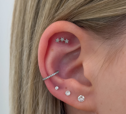 Csillag Mintás Íves Titán Talpas Piercing – 6 mm