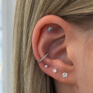 Bordázott Kör Mintás Titán Talpas Piercing – 6 mm