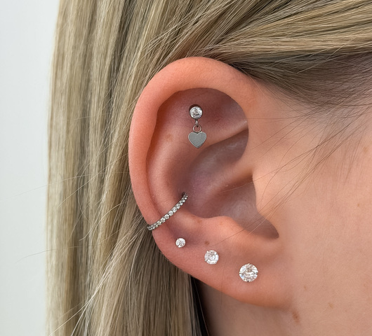 Szív Charmos Köves Titán Talpas Piercing – 6 mm