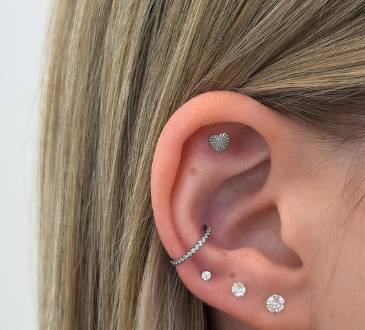 Textúrált Szív Titán Talpas Piercing – 6 mm