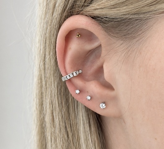 S925 Ezüst conch piercing cirkónia kővel