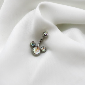 Köldök piercing színváltós kövekkel