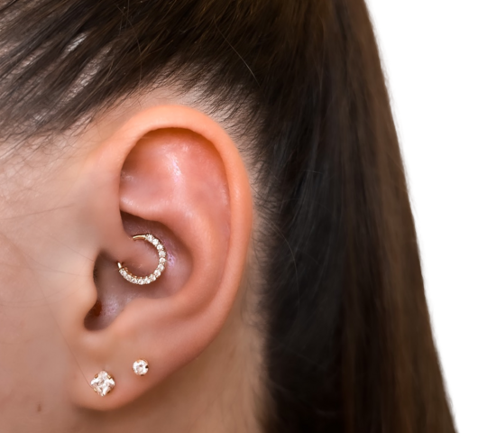 D107 Piercing kővel