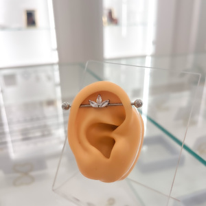 industrial piercing három kővel
