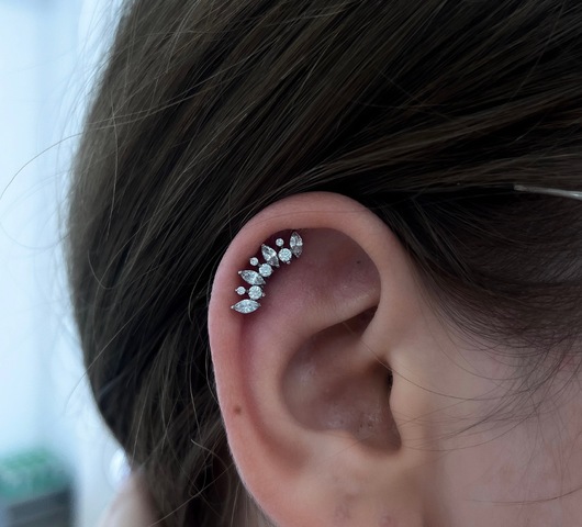 Helix piercing titánból