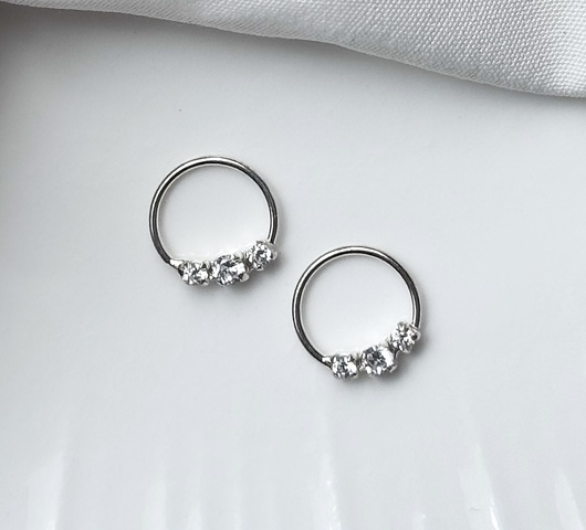 Ezüstből készült daith/migrén piercing