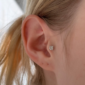 Klasszikus cirkónia fülpiercing – S925 ezüst