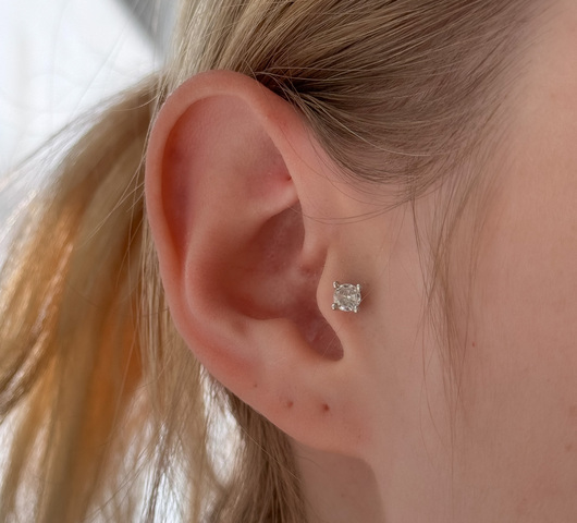 Klasszikus cirkónia fülpiercing – S925 ezüst