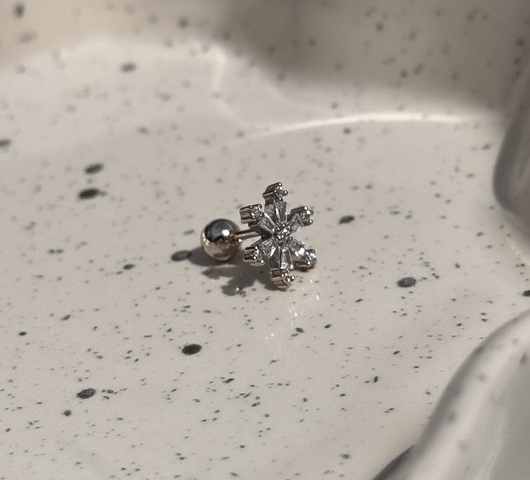 Ezüstből készült piercing