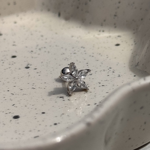 Ezüstből készült piercing