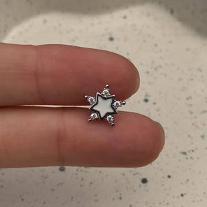 Ezüstből készült piercing
