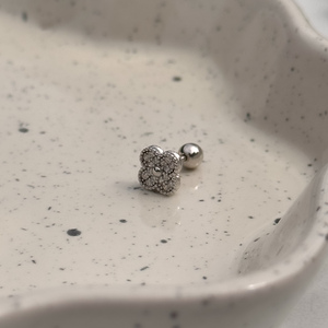 Ezüstből készült piercing