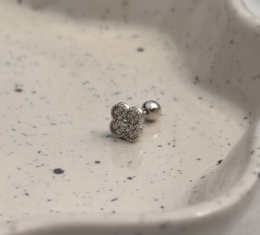 Ezüstből készült piercing