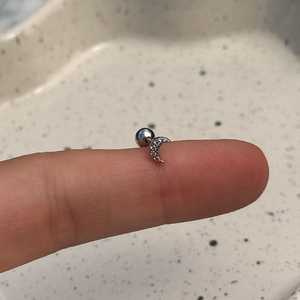Ezüstből készült piercing