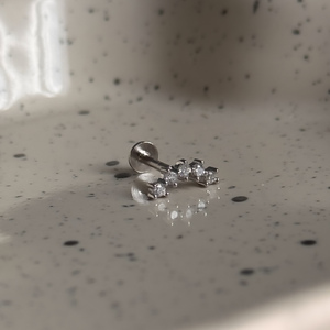 Ezüstből készült talpas piercing
