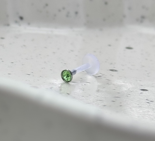 Műanyag talpas piercing