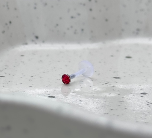 Műanyag talpas piercing