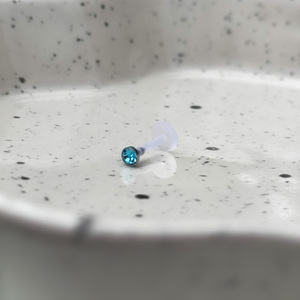 Műanyag talpas piercing