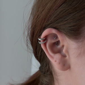 Dupla hatású helix piercing – S925 ezüst, cirkónia kövekkel