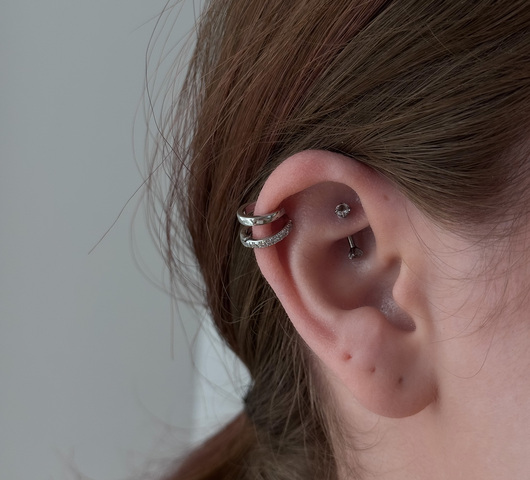 Dupla hatású helix piercing – S925 ezüst, cirkónia kövekkel