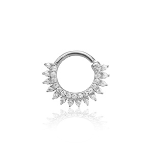 14K fehér arany karika piercing – különleges kialakítás, cirkónia kővel
