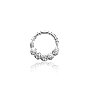 14K fehér arany karika piercing – kör alakú cirkónia kövekkel díszítve