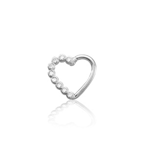 14K fehér arany szív piercing – cirkónia kövekkel díszítve