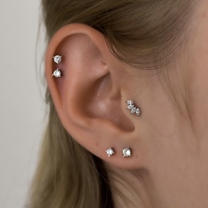 Titán labret piercing cirkónia kövekkel