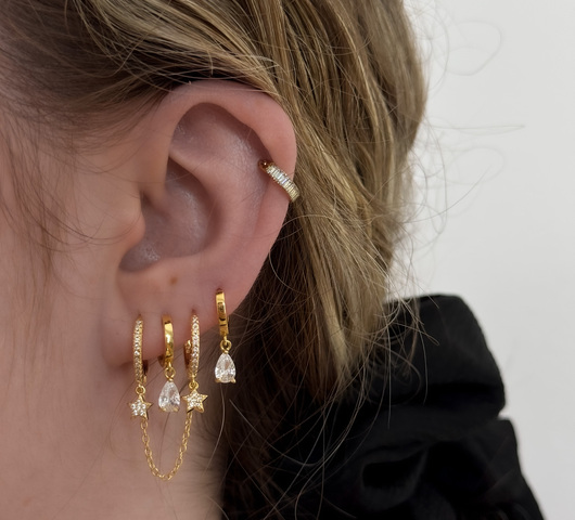 Köves helix piercing titánból