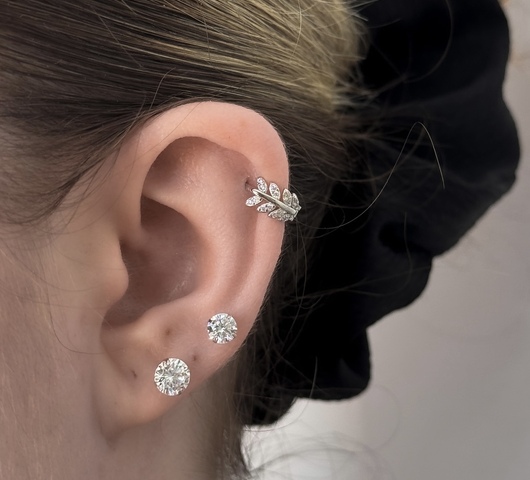 Levél mintás helix karika piercing – 8 mm átmérő, S925 ezüst