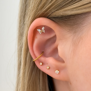 Pillangó Titán Talpas Piercing Cirkónia Kövekkel – 8 mm
