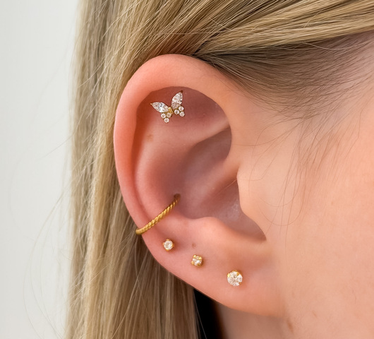Pillangó Titán Talpas Piercing Cirkónia Kövekkel – 8 mm