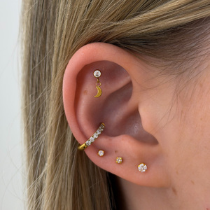 Hold Charmos Köves Titán Talpas Piercing – 6 mm
